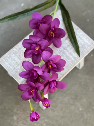 Orchidea konár 64cm (z toho len kvety 30cm, plus listy) textilné kvety, stonka plast, Cyklamenová