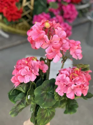 Kytička muškáty TOP kvalita, textilný kvet a listy, 9x stonka plast, 47cm, Ružový 