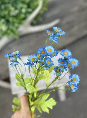 Harmanček mini kvietky textilné, konár 53cm, z toho kvet plus listy 30 cm, Modrý 
