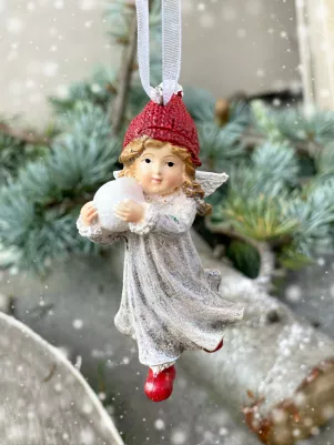 Závesná postavička anjel s guľou 8 cm, polyresin 