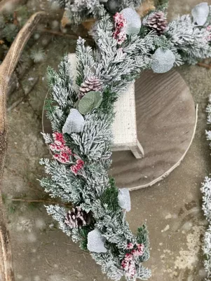 Vianočná Girlanda TUJA zasnežená s bobuľkami, 110 cm x 15 cm, TOP kvalita 
