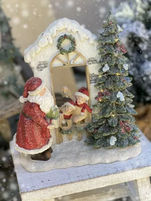 Vianočná dekorácia so svietiacim stromčekom (21 cm x 23 cm) polyresin 
