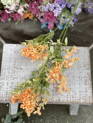 Konár bobule 70 cm (z toho bobule a tráva 23 cm) Oranžová 