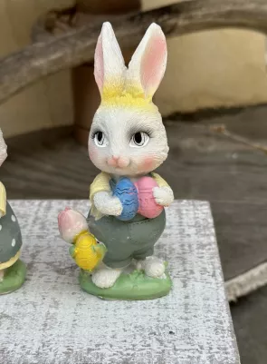 Postavička zajac 13 cm, polyresin, chlapec