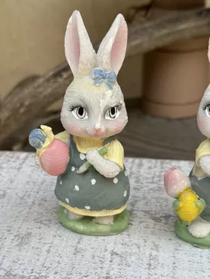 Postavička zajac 13 cm, polyresin, Dievča 