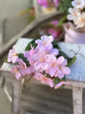 Kytička menšie kvietky s eukalyptom (textilná) 30 cm, Ružová