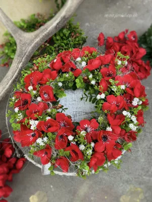 Kvetinový veniec 30 cm, (na zavesenie aj na stôl) makovičky