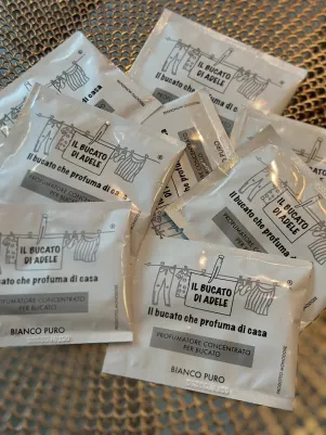 VZORKA 1 ks, BIANCO PURO 20 ml, Čistobiela - Biela ruža a pelargónia, s tónmi konvalinky, pižma a vanilky