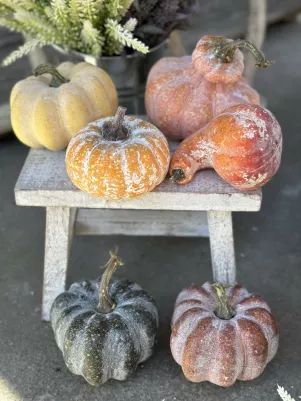 Tekvice tvdrený polystyrén 6 ks, väčšie mix farba 9-11cm 