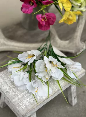 Kytička Alstromeria 38 cm, (9 textilných kvetov) biela 