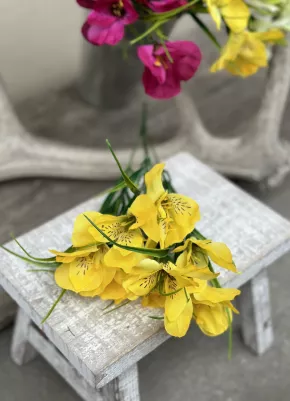 Kytička Alstromeria 38 cm, (9 textilných kvetov) Žltá 