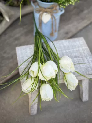 Kytička tulipány 37 cm, 7x kvet, krokuskové listy plastové, biele