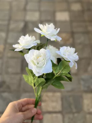 Kytička ruža, 5x kvet polyester, 29cm, biela 