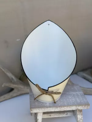 Obal plech kornút väčší, výška zadná strana 30cm, predná 10cm, šírka 22cm, biely 