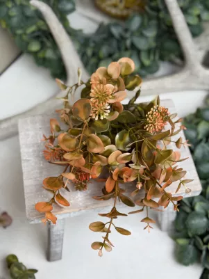 Kytička eukalyptus s ďatelinou, plast, 36cm, 5x stonka, marhuľovo-oranžová 