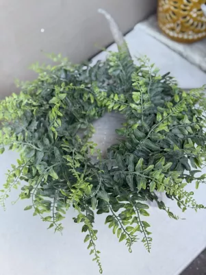 Extra hustý veniec papraď, 34cm, plast, plastový kruh , zelený 