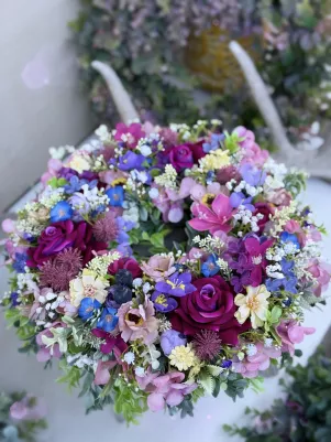 BABIČKINA záhrada 💐 veniec 35cm, bohato zdobený, kvalitný umelý materiál